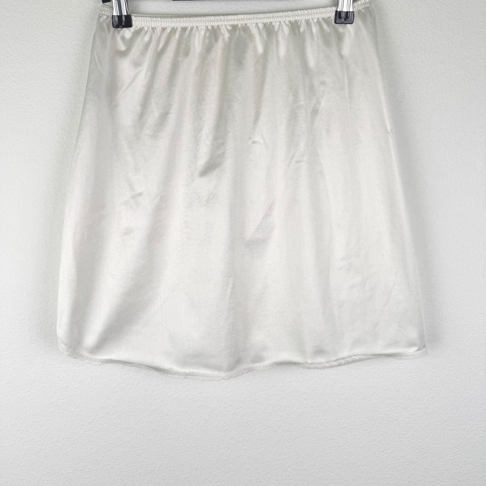 Vassarette Half Slip Women Small White Excellent Vintage Lace Trim Made in USA
